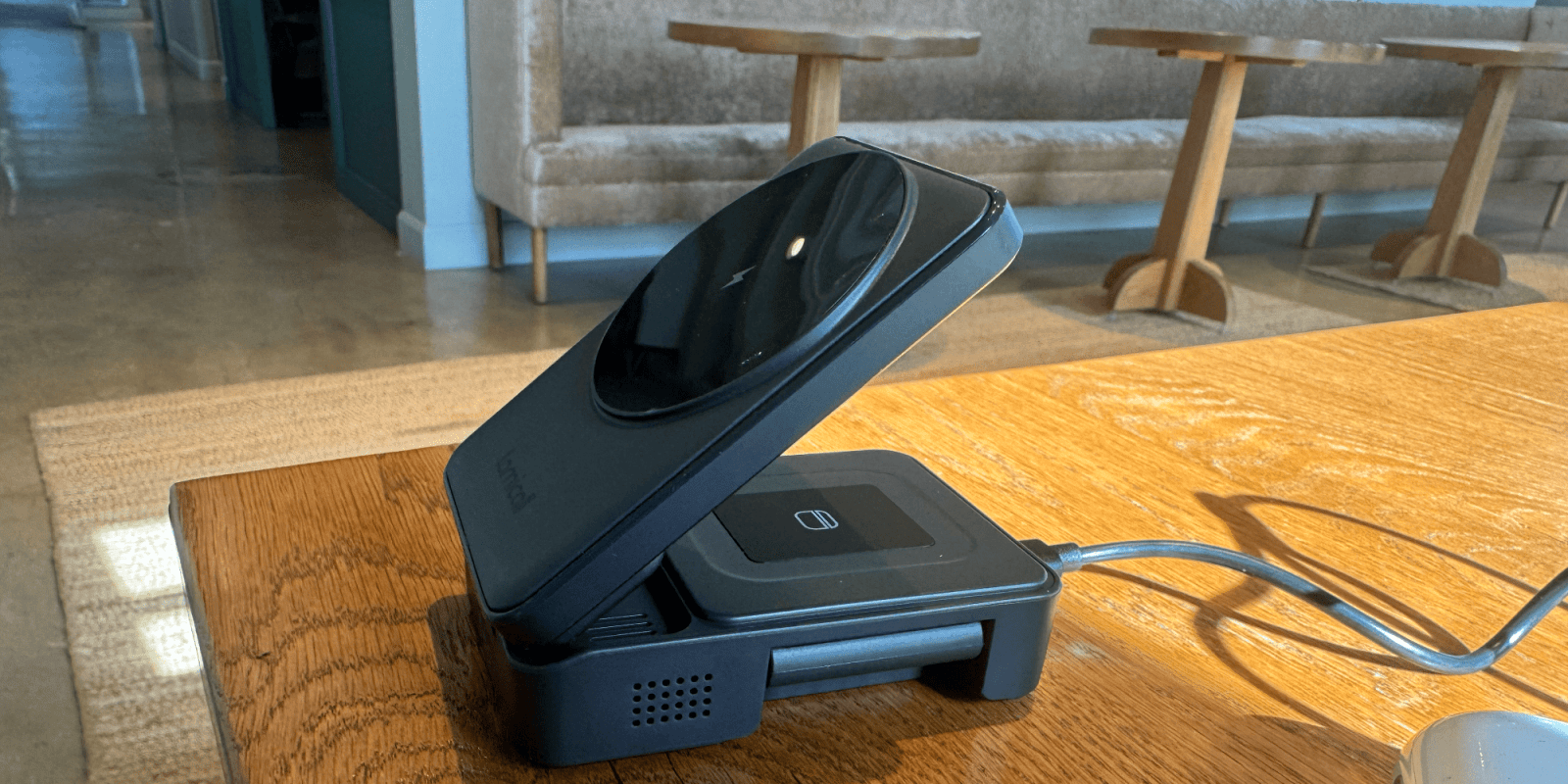 Lamicall’s 3-in-1 MagSafe charger